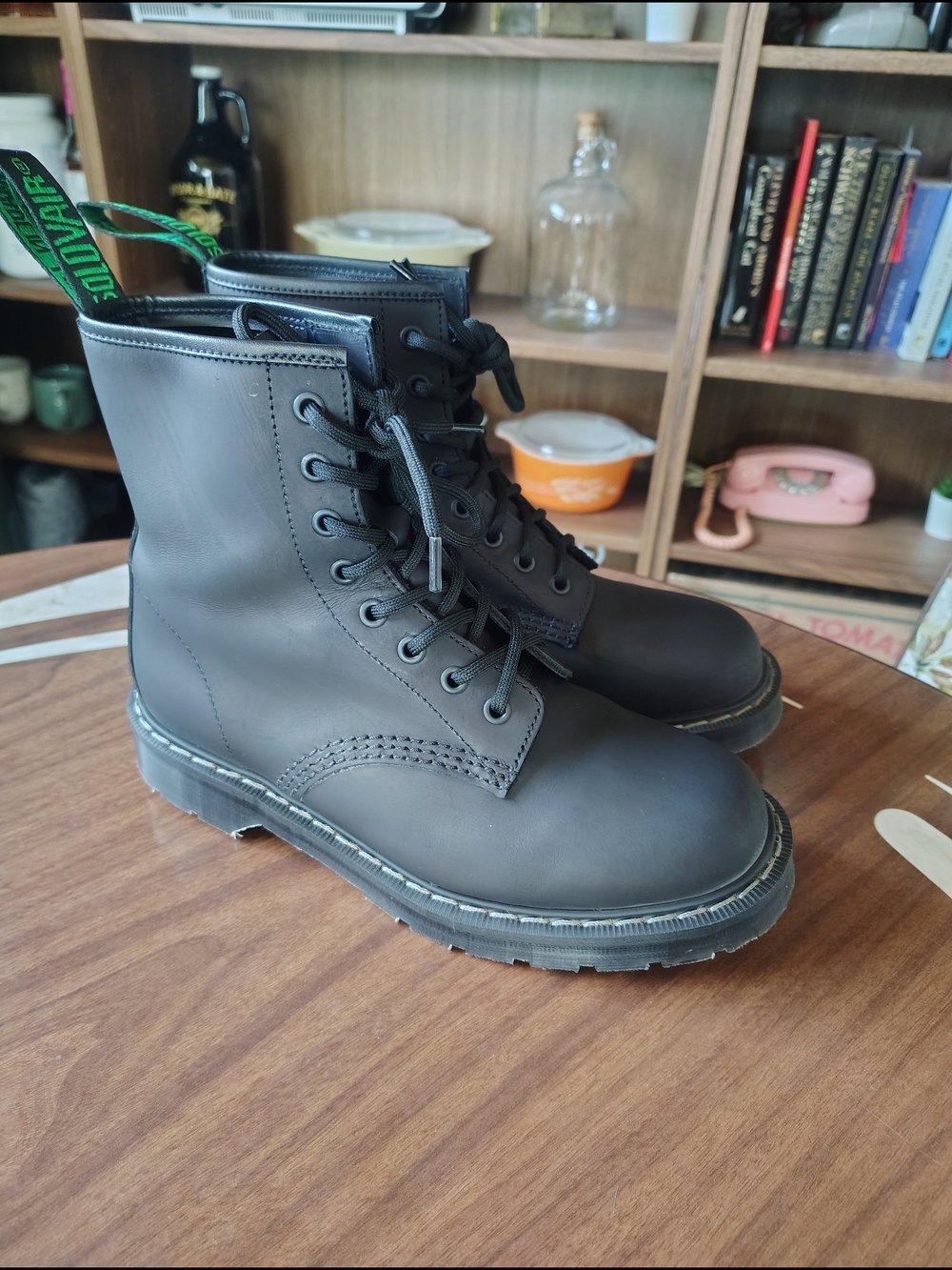Solovair 8 Eye Greasy Black Derby Boot